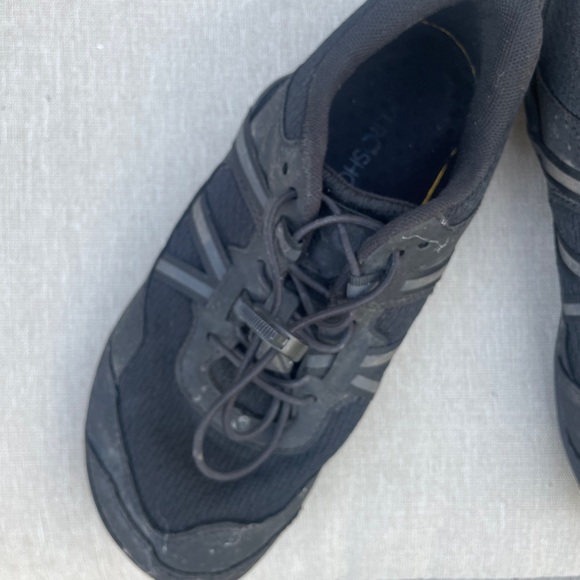 Xero tennis shoe kids size 4w, barely worn - Picture 1 of 3